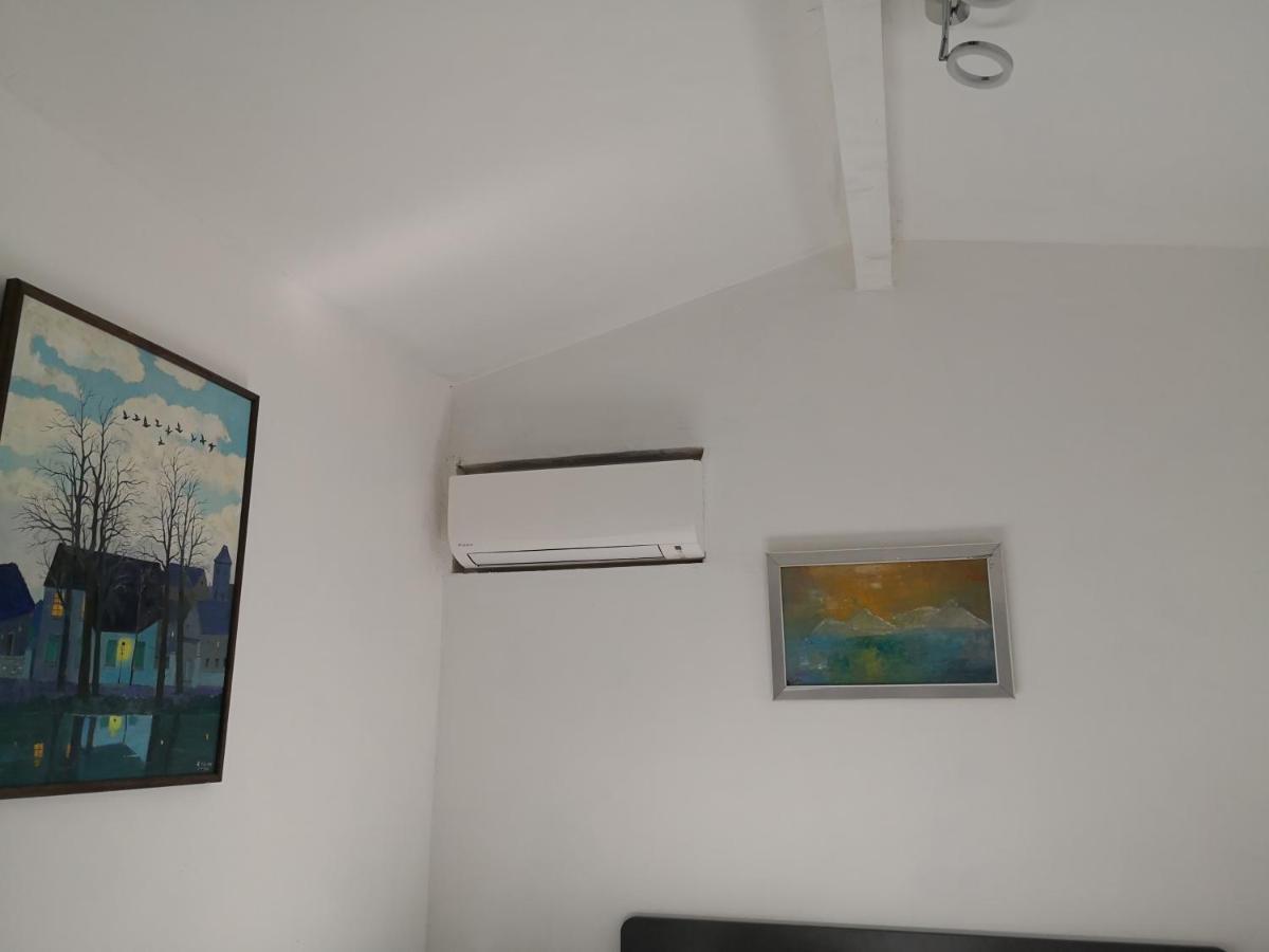 La petite maison de Lingling Mornas Esterno foto