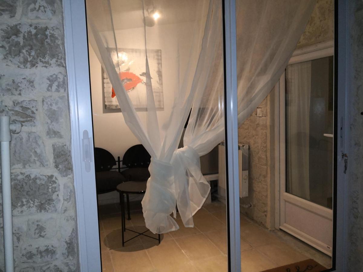 La petite maison de Lingling Mornas Esterno foto